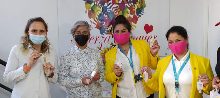 Donamos elementos de limpieza e higiene a un centro comunitario chileno